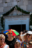 Procesija Gospe od sniga u mjestu Ždrelac na otoku Ugljanu, Dalmacija/Hrvatska