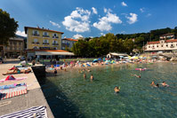 Plaža u mjestu Ika kraj Opatije, Kvarner/Hrvatska