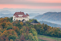 Jesenske magle pod dvorcem Veliki Tabor, Zagorje/Hrvatska